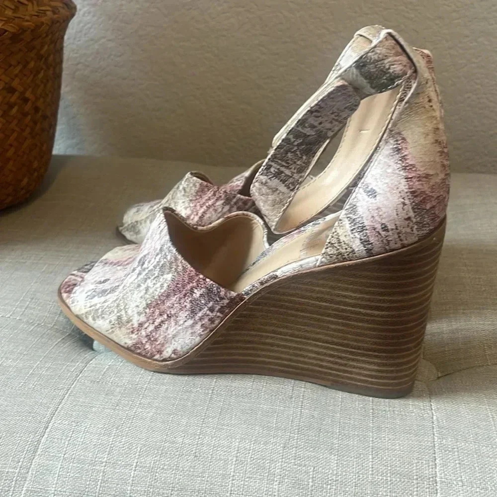 Vince Camuto size 8M ankle strap leather wedge heels